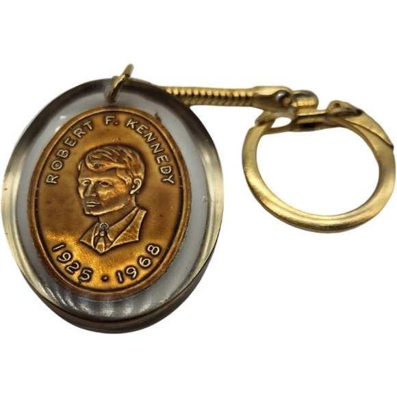 Vintage JFK & RFK Cameo Commemorative Key Holder - Picture 2 of 5